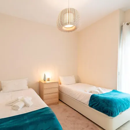 Elegant Getaway Near Padierna Marbella Lux Lägenhet