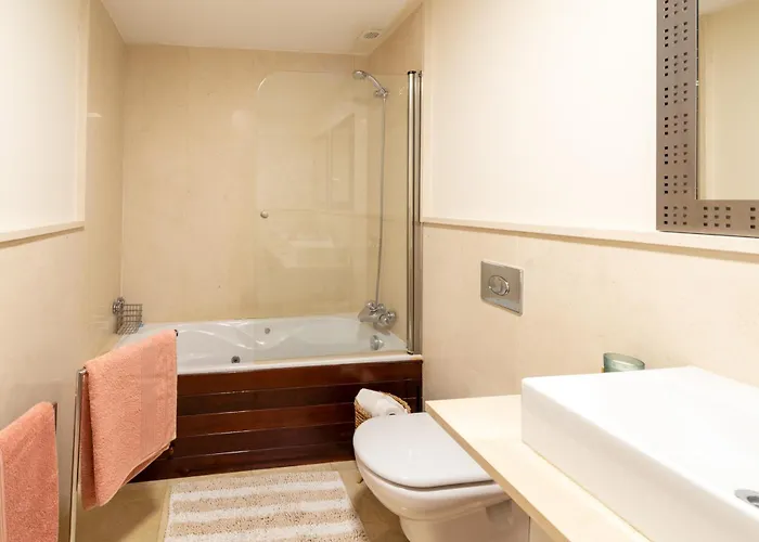 Elegant Getaway Near Padierna Marbella Lux Apartament