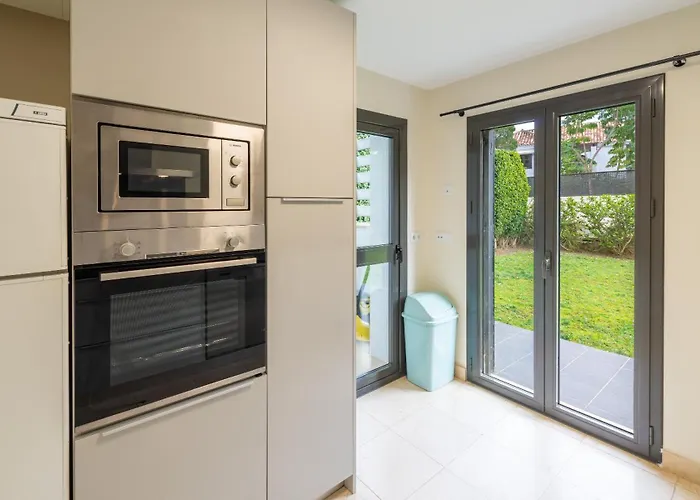 Elegant Getaway Near Padierna Marbella Lux Apartament Estepona