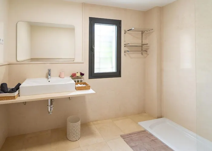 Elegant Getaway Near Padierna Marbella Lux Apartament