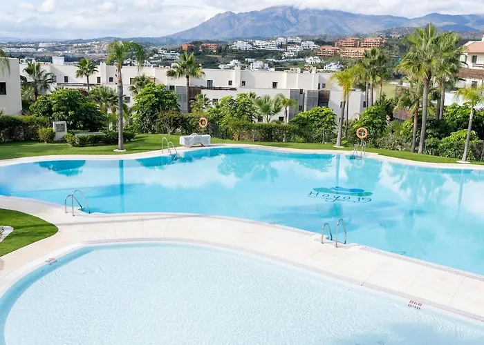 Elegant Getaway Near Padierna Marbella Lux Apartament *