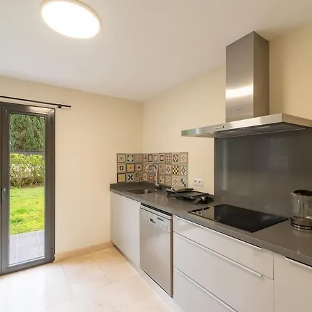 Elegant Getaway Near Padierna Marbella Lux * 埃斯特波纳