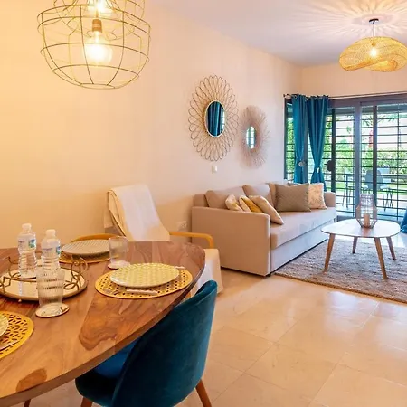 Elegant Getaway Near Padierna Marbella Lux 公寓