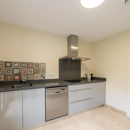 Apartment Elegant Getaway Near Padierna Marbella Lux *