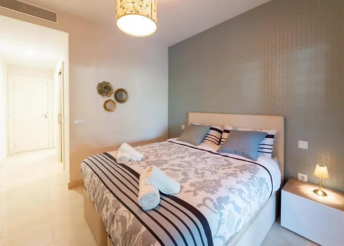 Elegant Getaway Near Padierna Marbella Lux Apartment